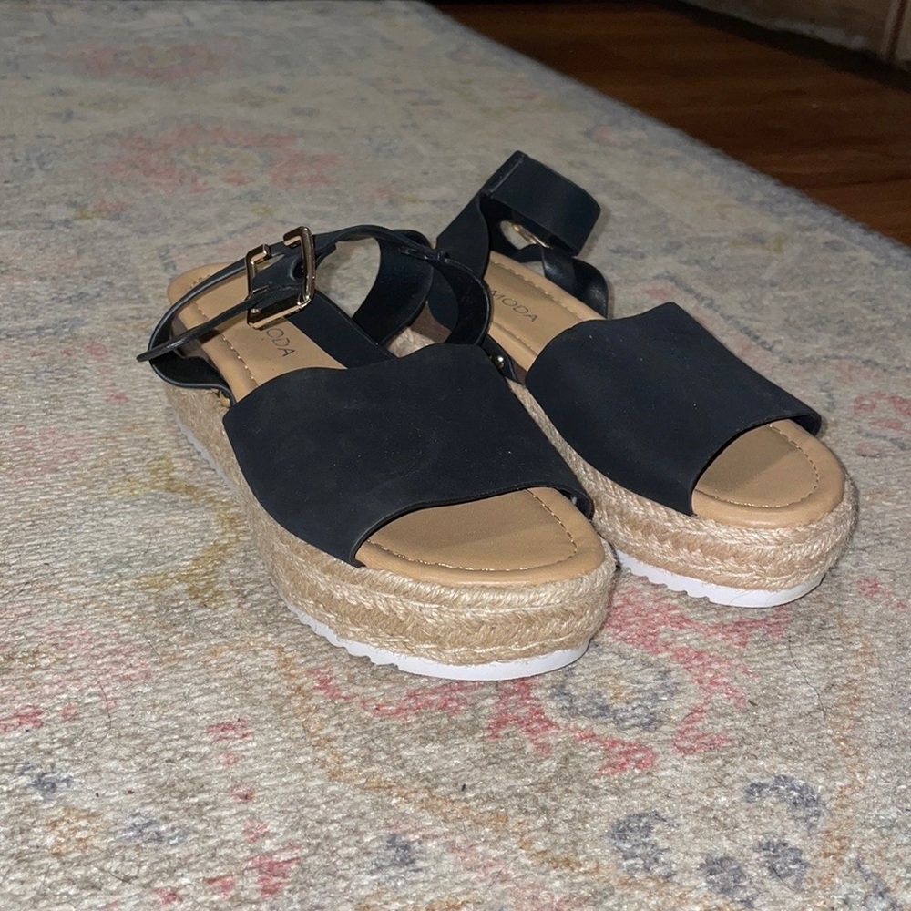 Platform sandals
